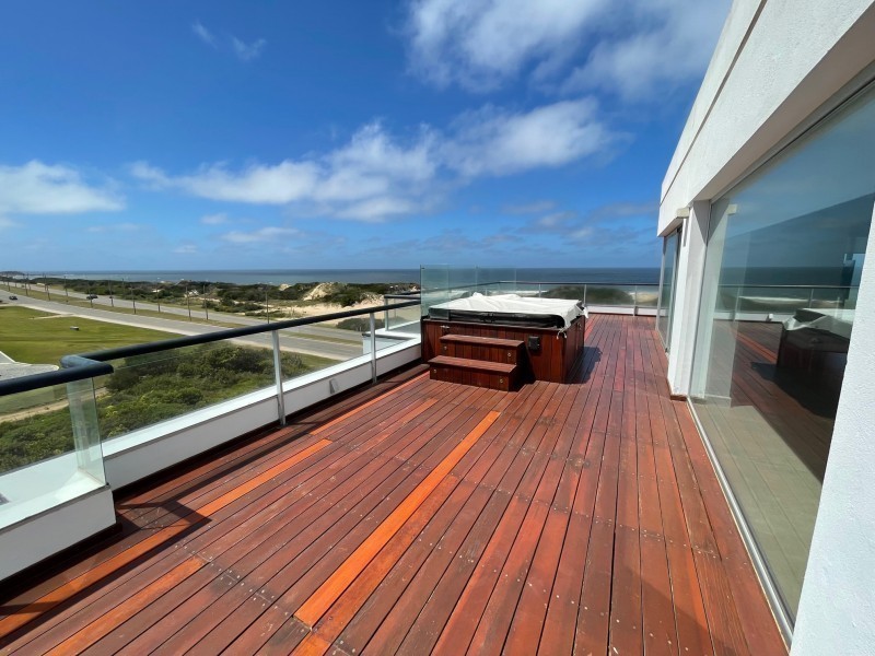 Espectacular penthouse en Rincón del Indio para alquiler